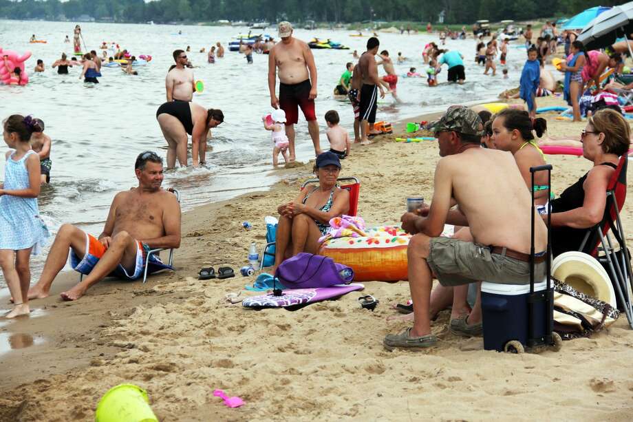 Chaos breaks out at Caseville beach on July 4 Huron Daily Tribune