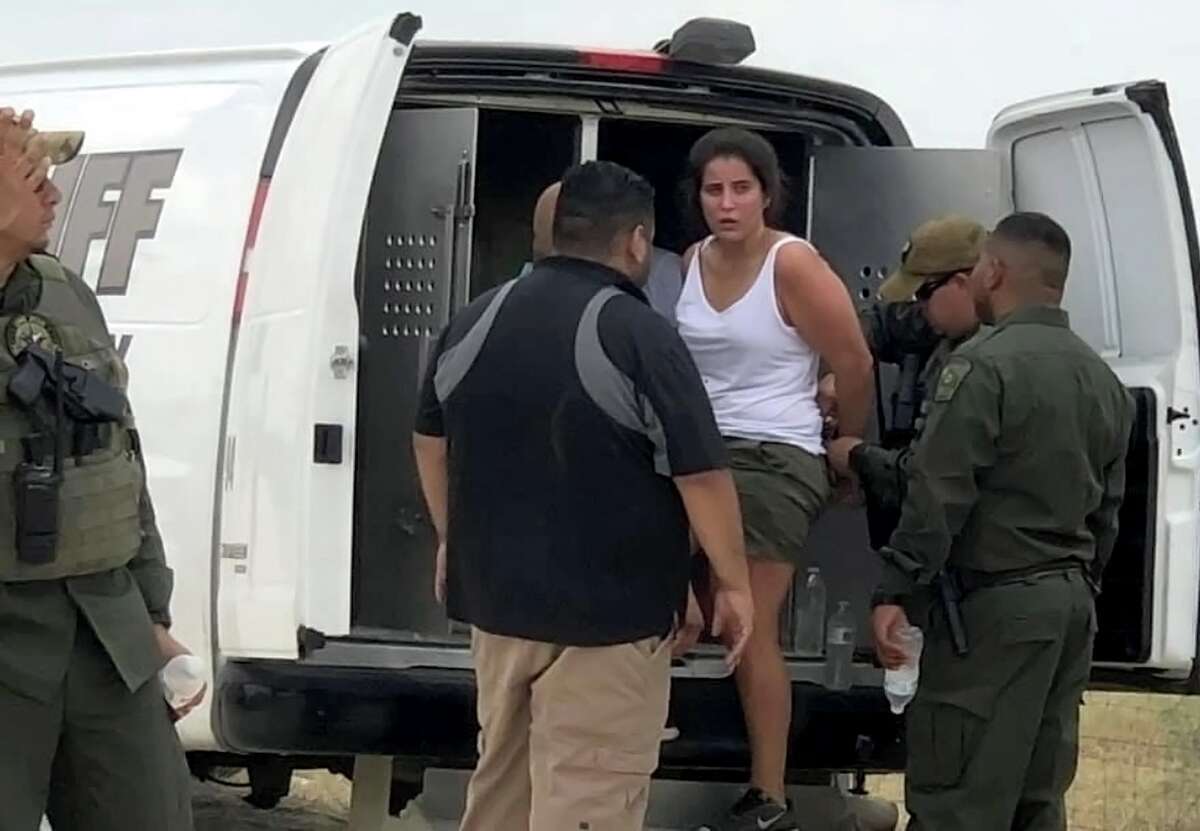 A San Antonio nonprofit and a local caterer are hired for new migrant