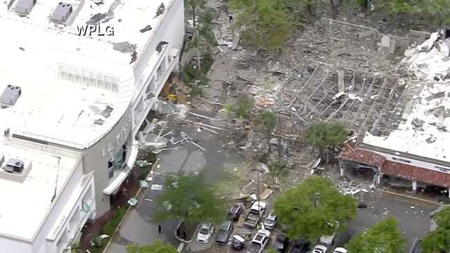 explosion at florida shopping plaza injures 20 2 seriously midland reporter telegram midland reporter telegram