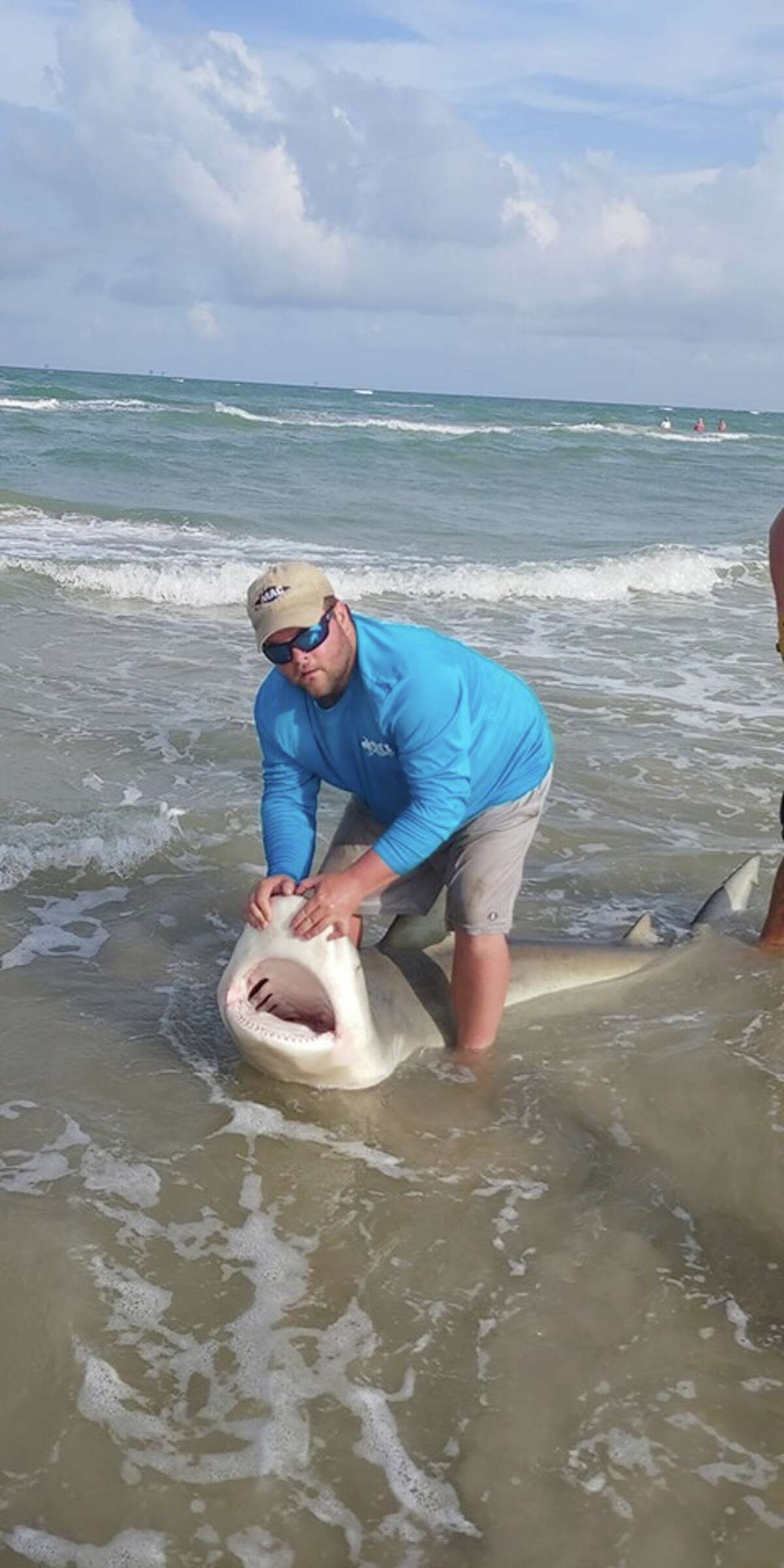 Texas man catches 300-pound shark in Corpus Christi