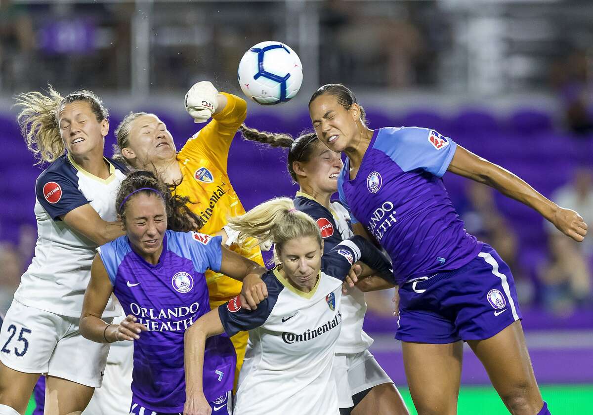 ORLANDO, FL - JUNE 01: North Carolina Courage goalkeeper Sam Leshnak (37) makes a punch save during the NWSL soccer match between the Orlando Pride and the North Carolina Courage on June 1, 2019 at Orlando City Stadium in Orlando, FL. (Photo by Andrew Bershaw/Icon Sportswire via Getty Images)
