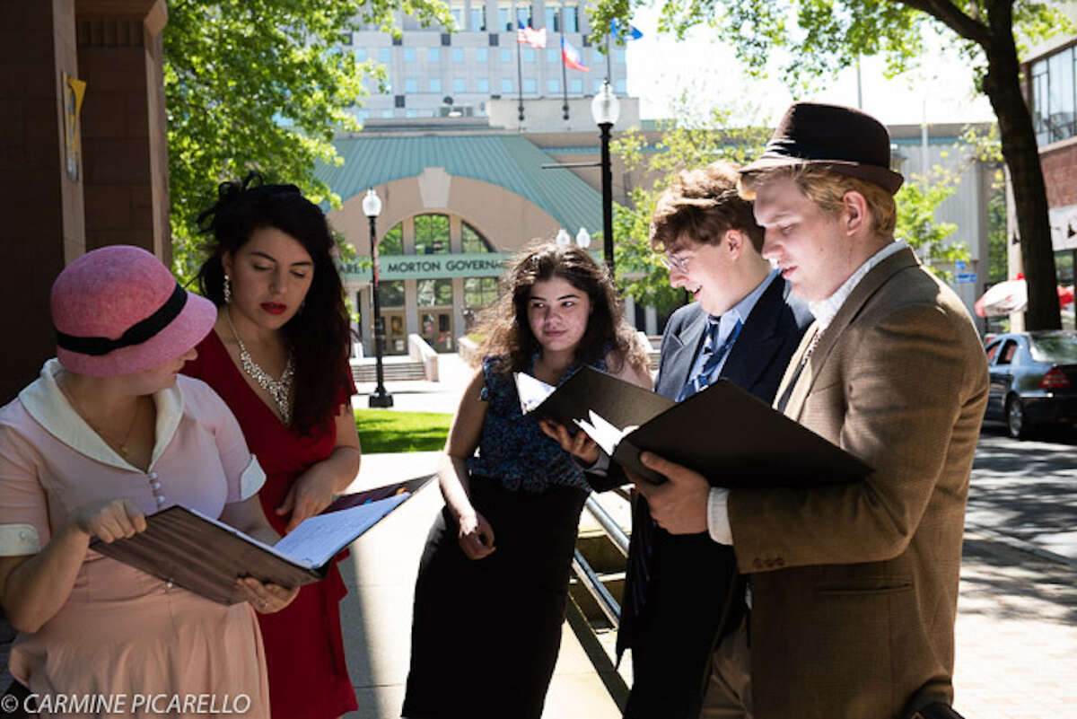 Director and writer Melody Rose, center, works with actors, from left, Kaitlyn O’Shea, Michelle Mason, Richard Eyler and Jon Paul Watts on her play, “A Deadly Game of Chess.”