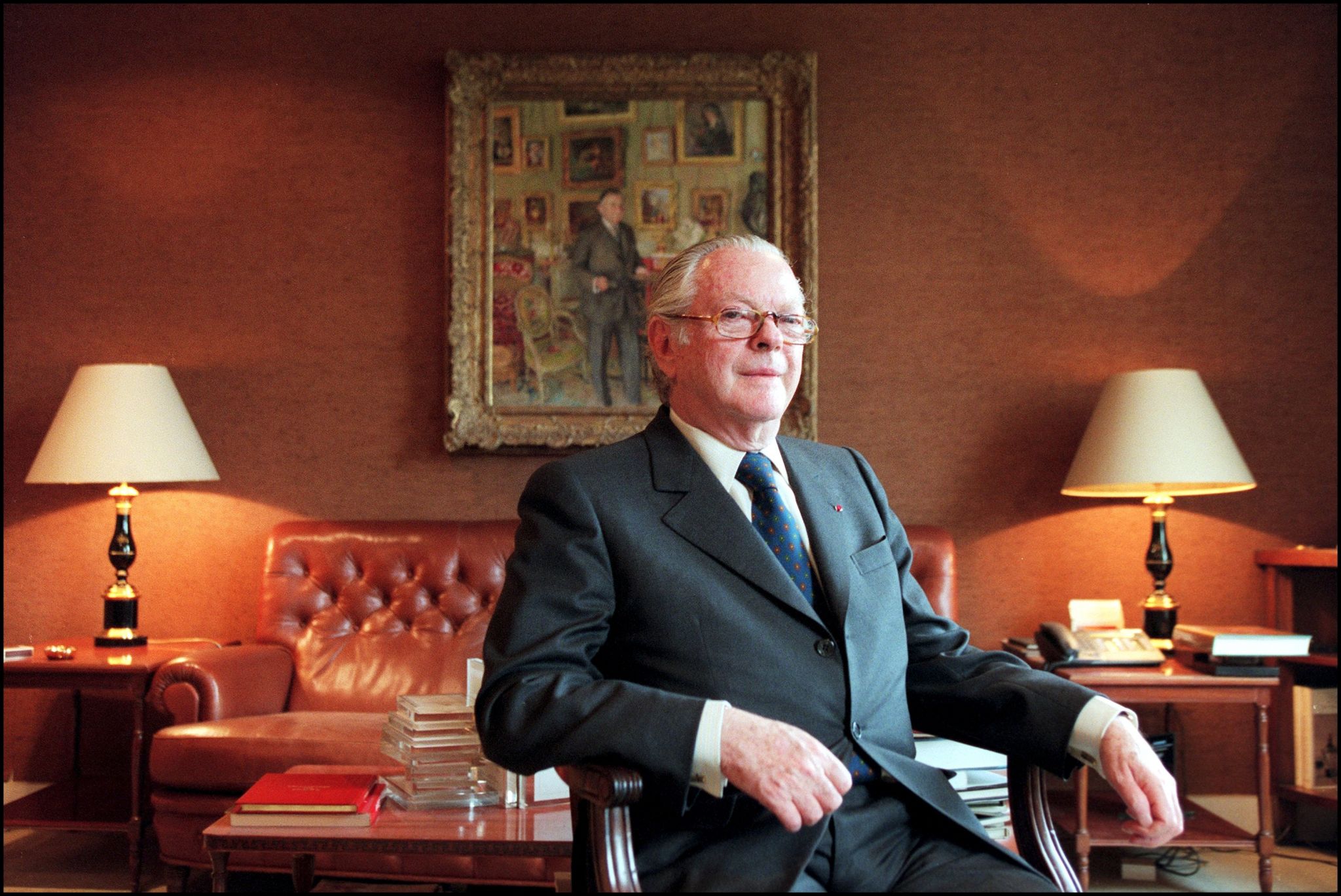Famed financier holocaust survivor s family photos disappear from