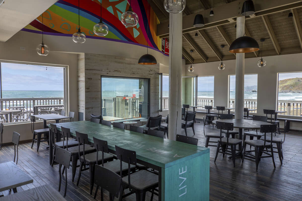 Pacifica S Scenic Taco Bell Reopening As A Boozy Taco Bell Cantina