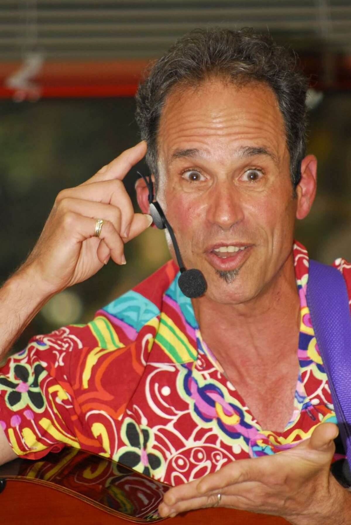 Children’s musician Les Julian will be performing at the Shelton libraries' end of summer reading party.