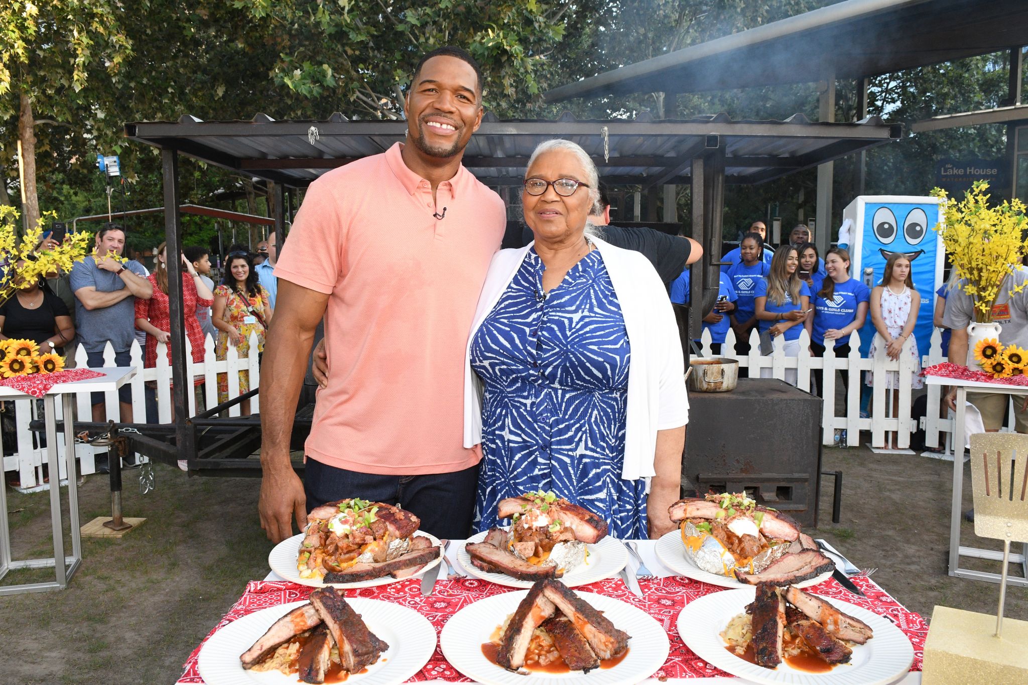 Michael Strahan Brings His Mom On Good Morning America Broadcast In Houston To michael, louise and the entire strahan family, we want you to know our hearts are with you today. michael strahan brings his mom on good