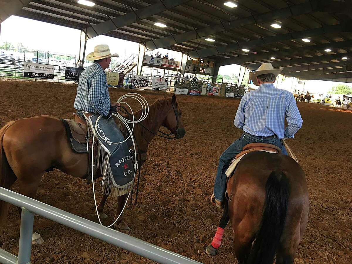 Review Rodeo spirit energizes Tejas Steakhouse in Bulverde