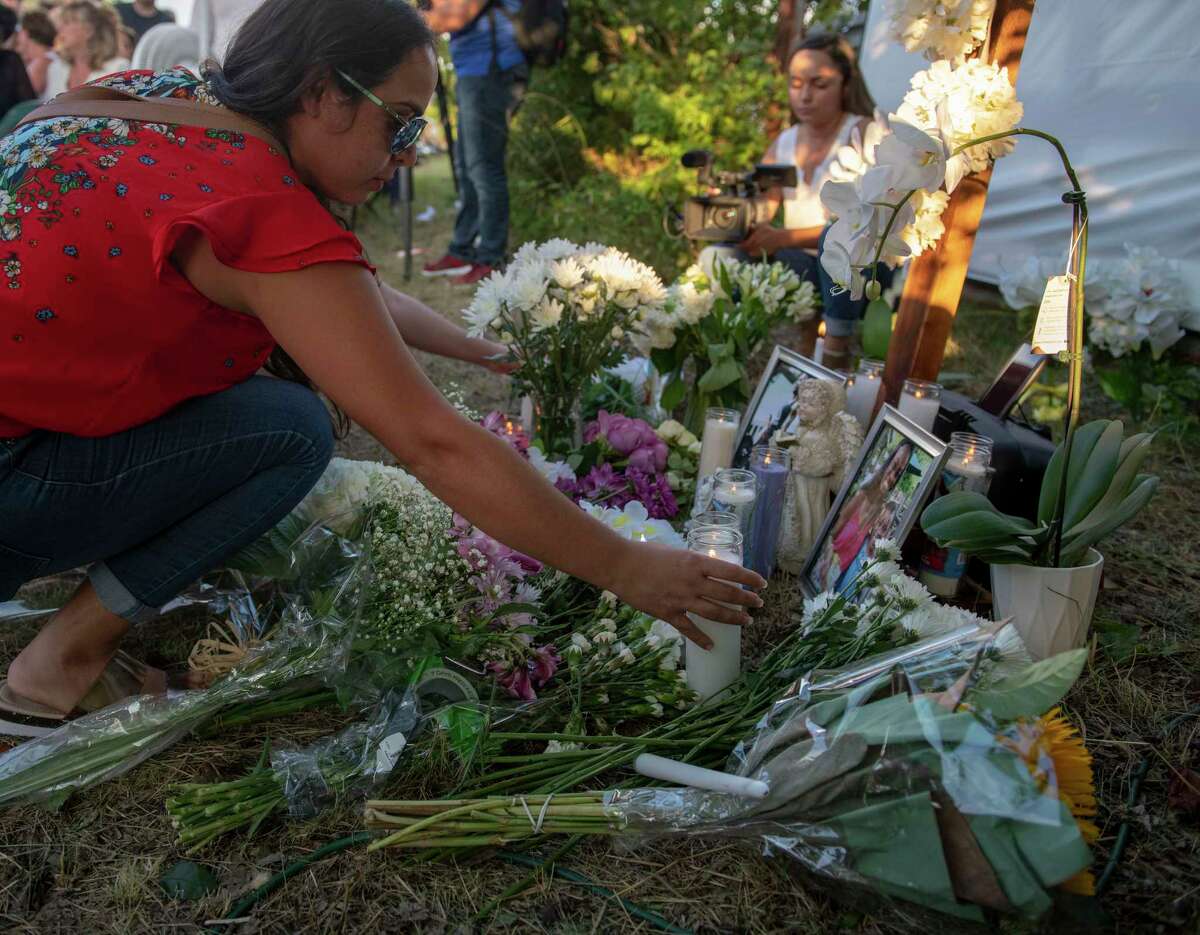 Andreen McDonald mourned by family, friends at site where her remains ...