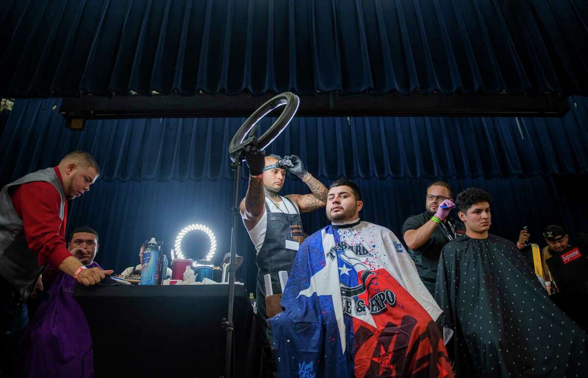 Barbers cut a niche at San Antonio expo