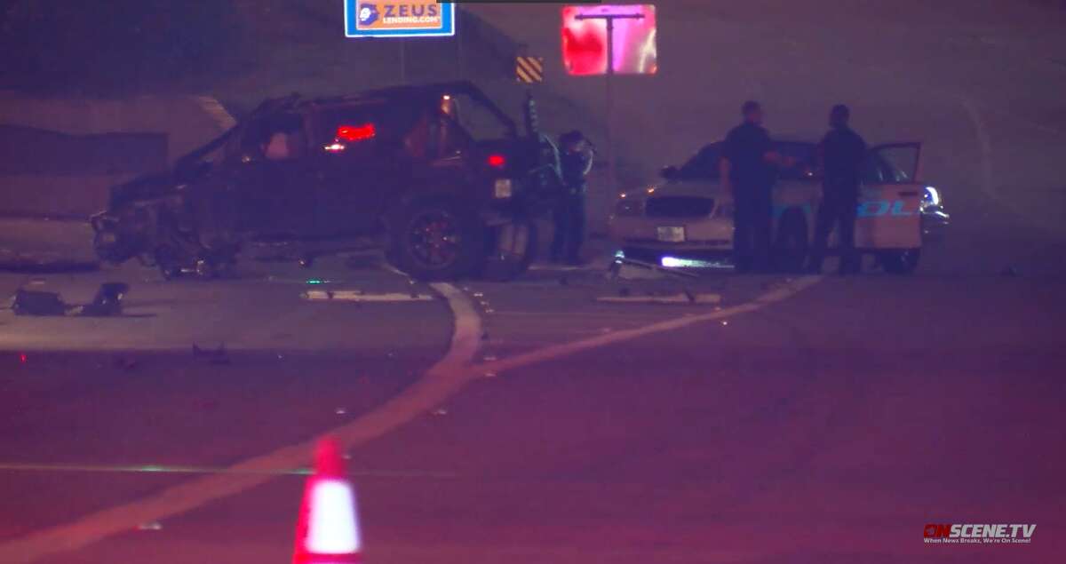 Man dies after being ejected from Jeep in rollover crash on Katy Freeway