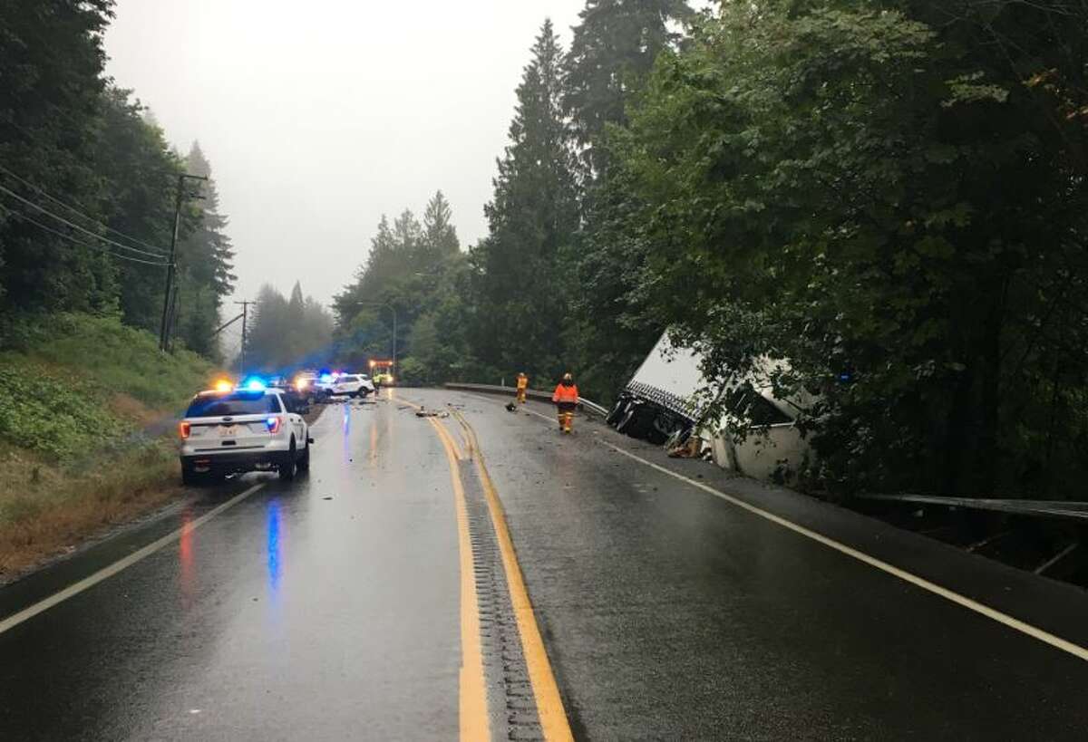 1 dead in headon crash along notorious stretch of SR202 in Sammamish