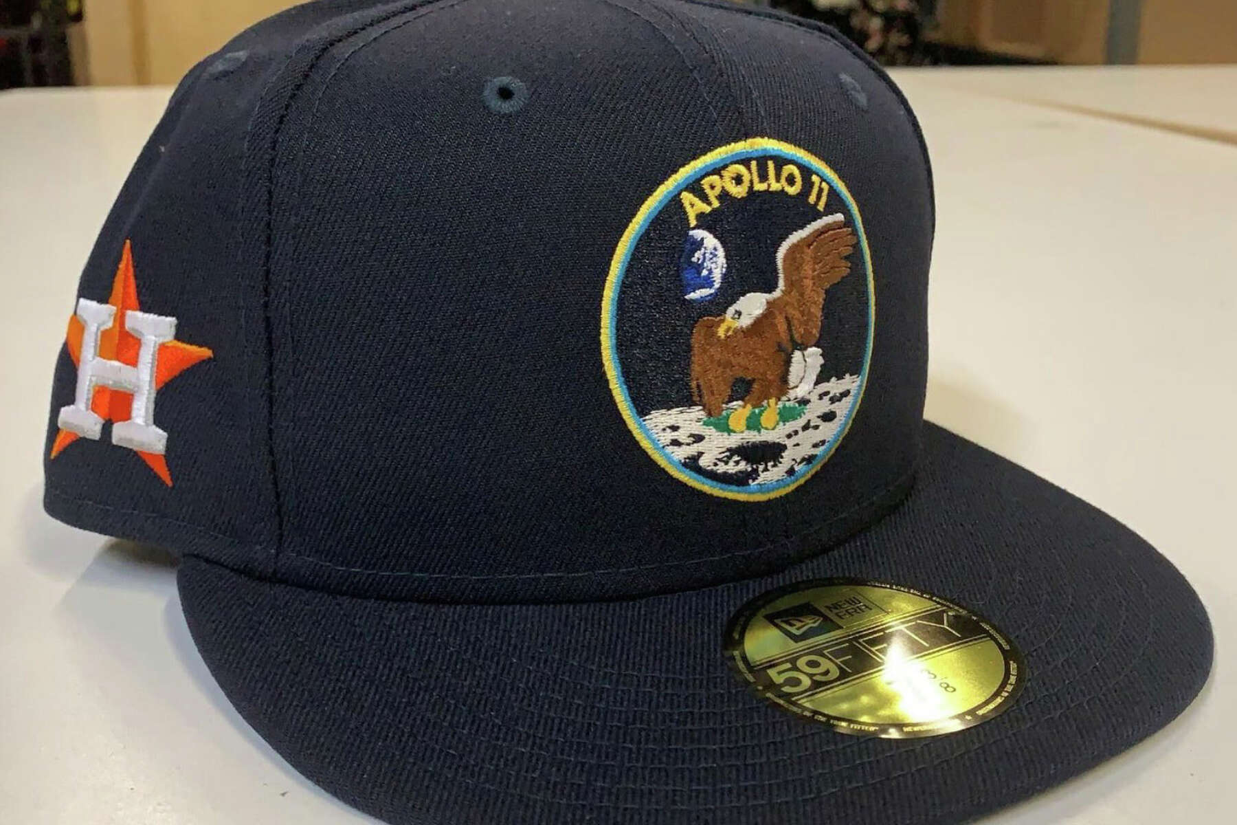 apollo 11 hat astros