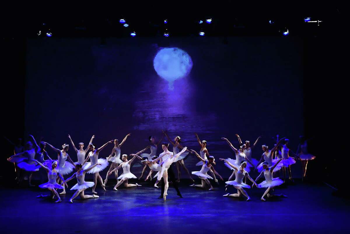 Nutmeg 2019 Summer Dance Festival at Torrington’s Warner Theatre