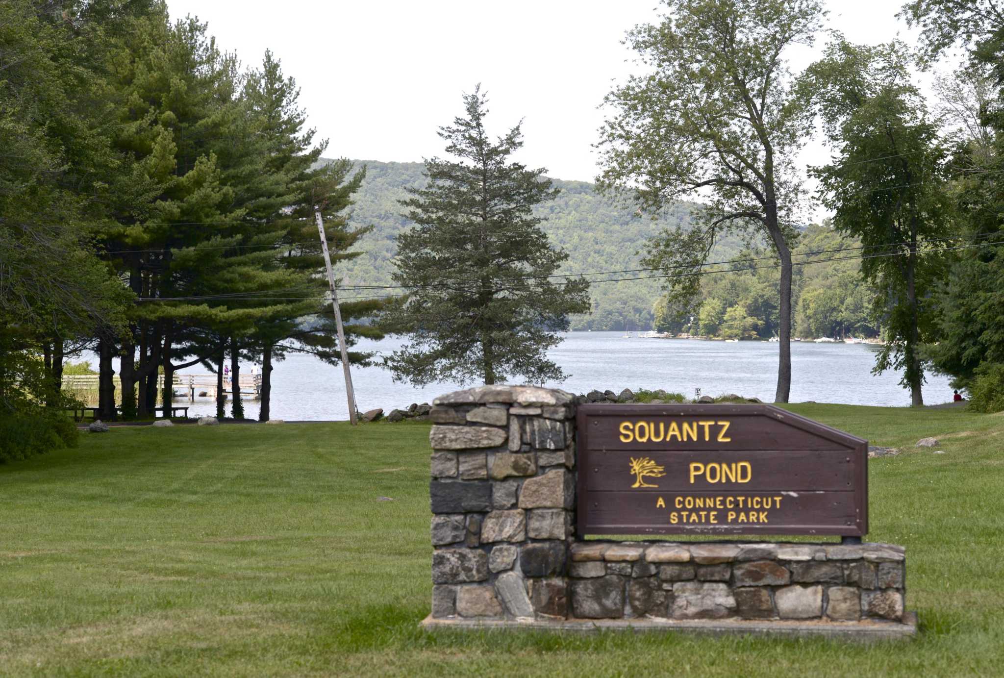 Squantz Pond gets walkin ban