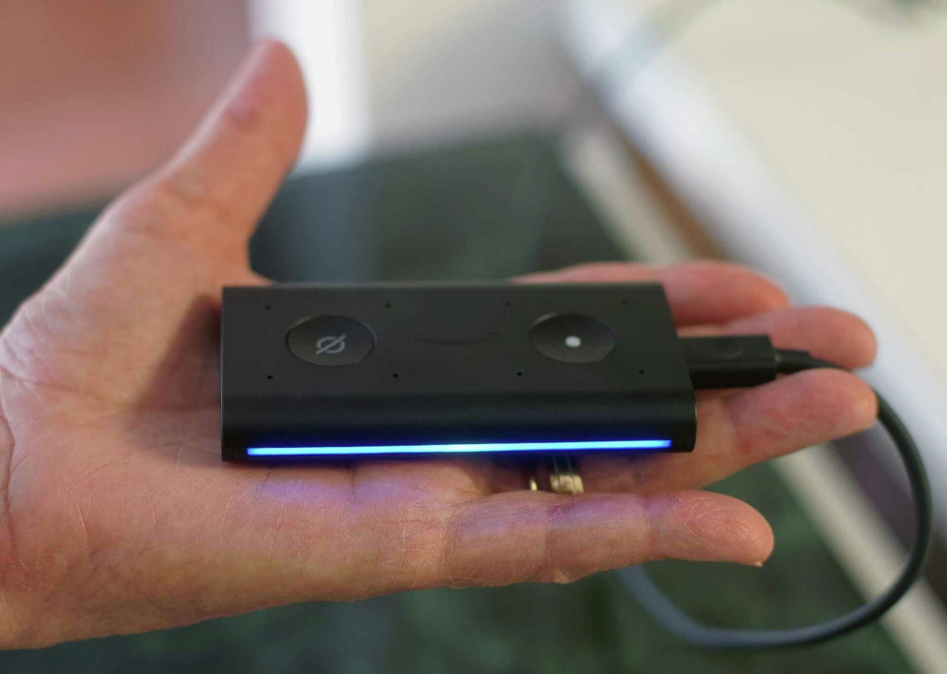 Review: With Amazon's Echo Auto, Alexa is your co-pilot