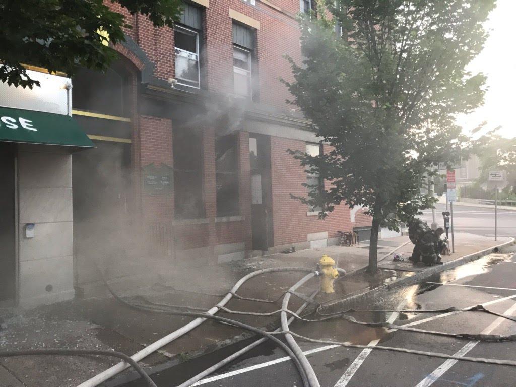 Firefighters extinguish fire at New Haven restaurant