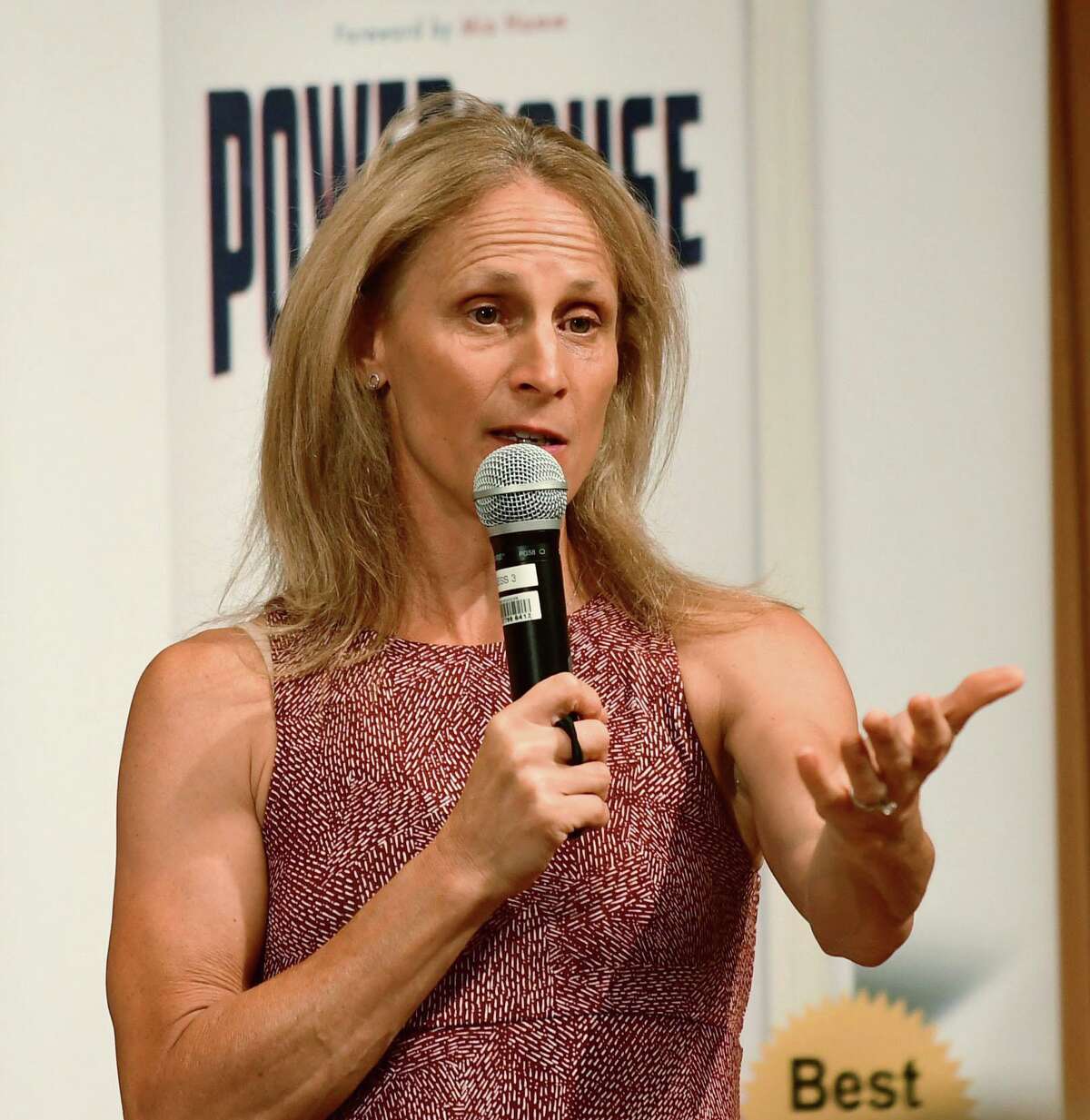 Kristine Lilly returns home to talk to fans