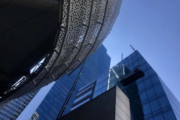 Window Washers Rescued From 10th Floor Of Millennium Tower