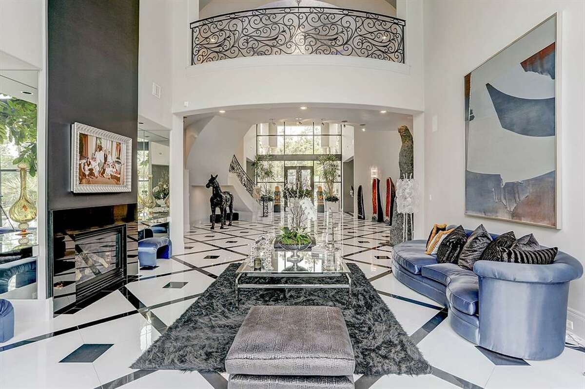 Price drops on The Woodlands mansion and its 'biggest closet in the US'
