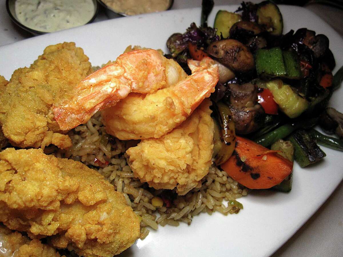 Review Cappy’s keeps its groove as Alamo Heights’ goto restaurant