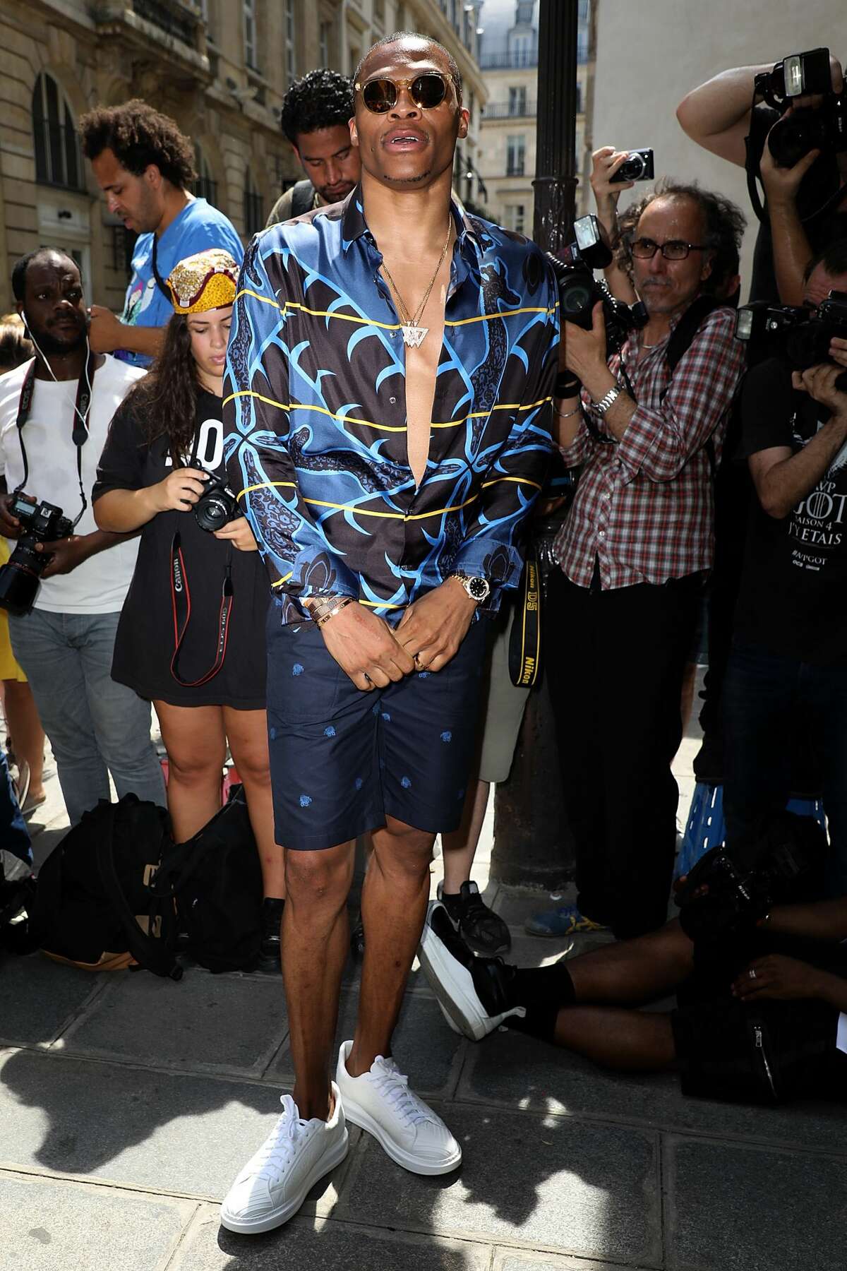 PARIS, FRANCE - JUNE 22: Russell Westbrook arrives at the Louis Vuitton show during the Paris Fashion Week - Menswear Spring/Summer 2018 on June 22, 2017 in Paris, France. (Photo by Pierre Suu/GC Images)