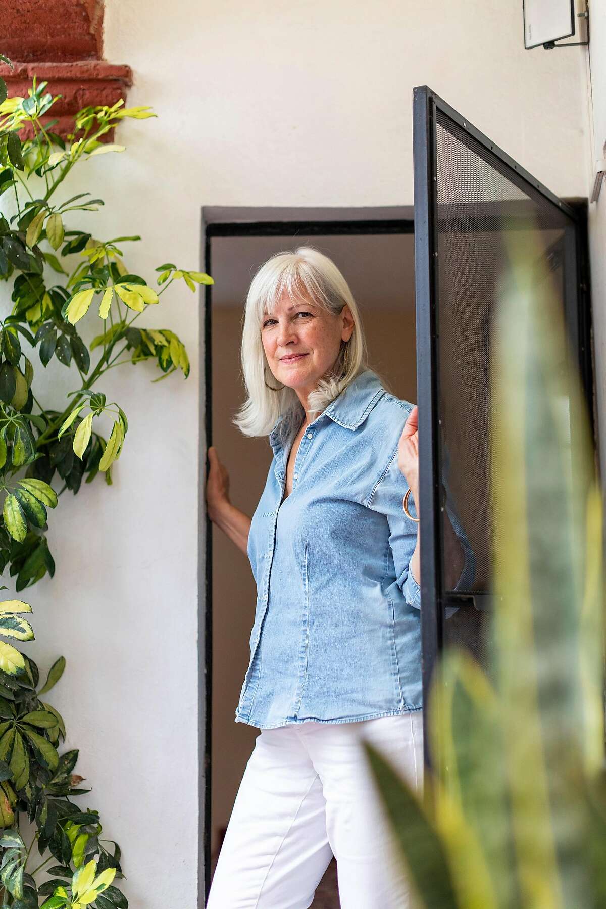 Claudia Peresman, who moved from Stonington, Conn., at her home in San Miguel de Allende, Mexico, June 22, 2019. As the number of U.S. retirees living overseas grows, more of them are confronting choices about medical care, because Medicare does not pay for care outside the country, except in limited circumstances. (Alejandro Cartagena/The New York Times)