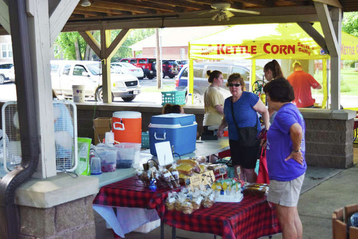 PHOTOS Summer heat and shoppers unite at Maryville Farmers’ Market