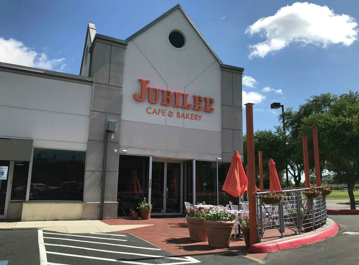 Review Jubilee Cafe & Bakery thrives on nostalgic retro food in San