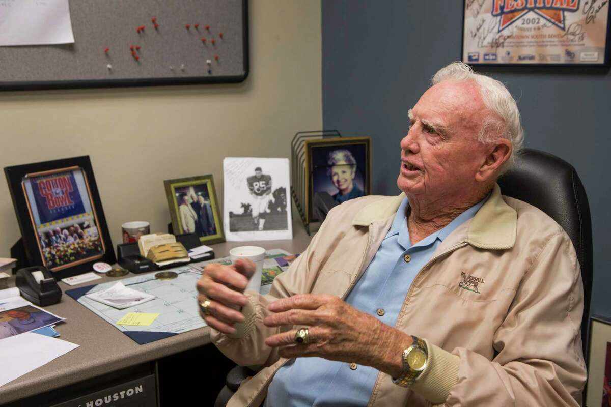 Former University of Houston football coach Bill Yeoman, shown during a 2015 interview, was among the victims of the David Salinas financial scheme.