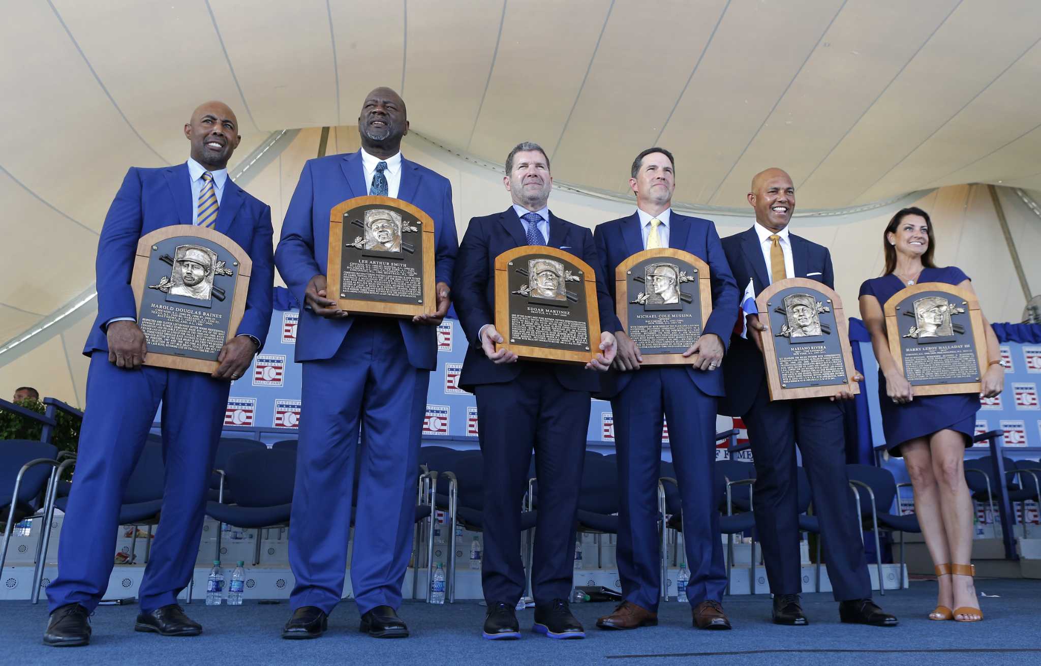 New York Yankees relief pitcher Mariano Rivera (42) poses with a