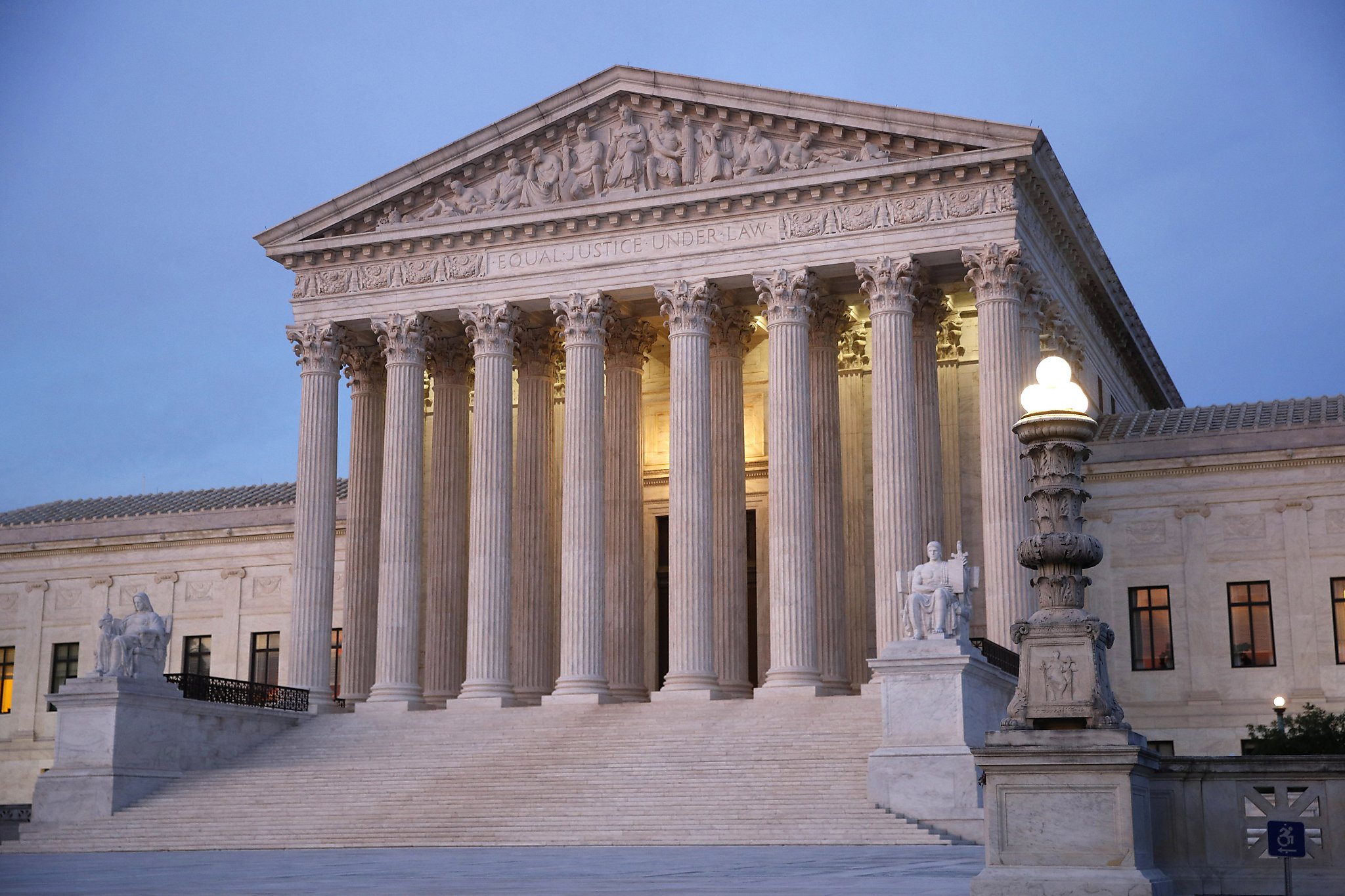 Justices Say Wall Plan Can Proceed With Military Funds - 