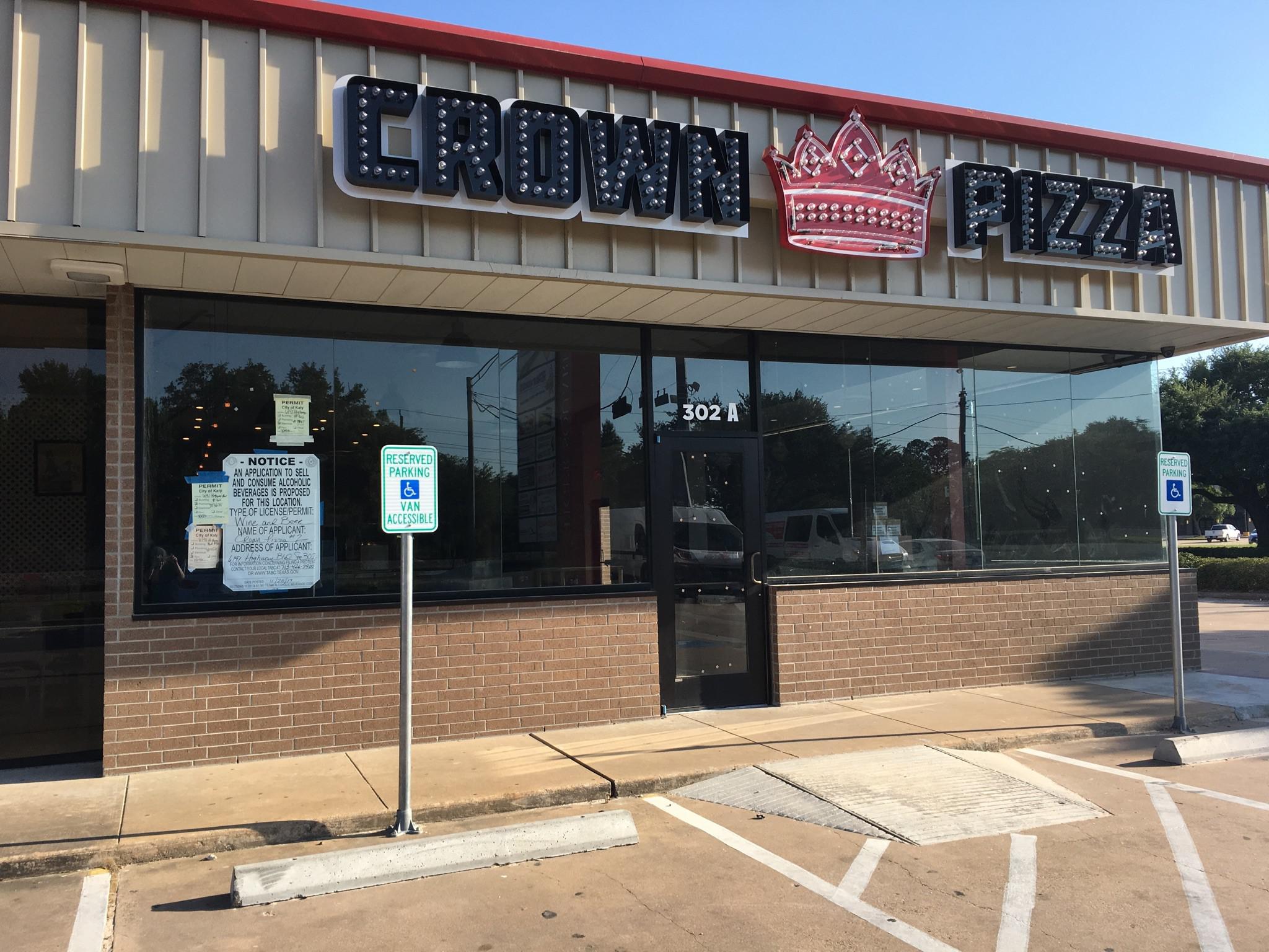 Katy pizza shop allowed to sell liquor after council vote