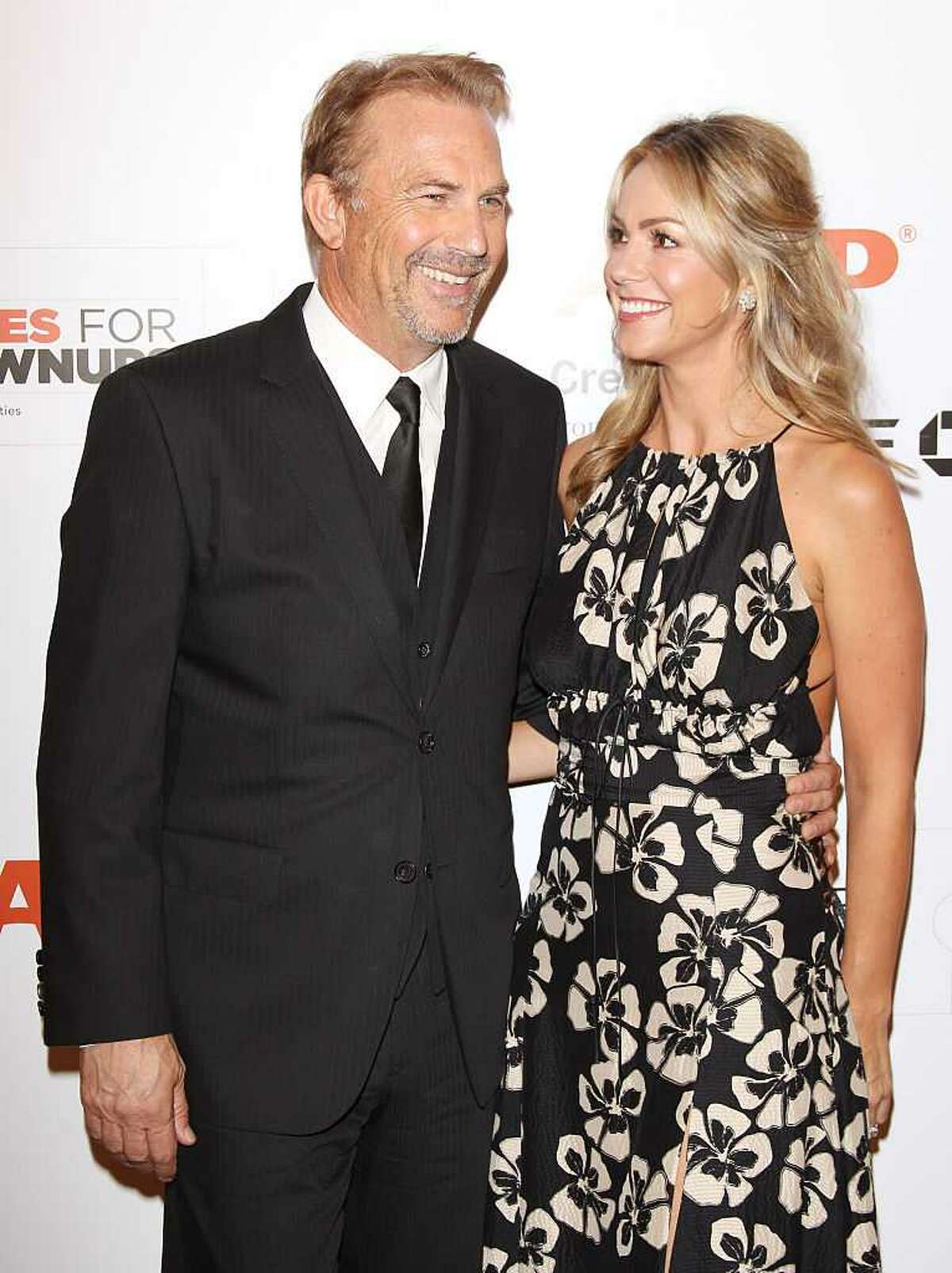 Kevin Costner Says Ability To Say Sorry Is Key To His 15 Year Marriage