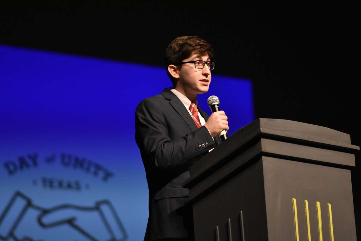 Adam Hoffman, speaks at Day of Unity in March 2018, a conference he founded to bridge political divisiveness across the nation. He has been selected to receive a Diller Teen Tikkun Olam Award.