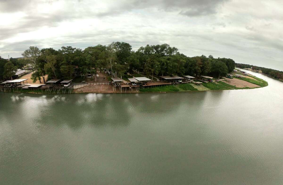 After Lake Dunlap’s dam partially collapsed, researchers count