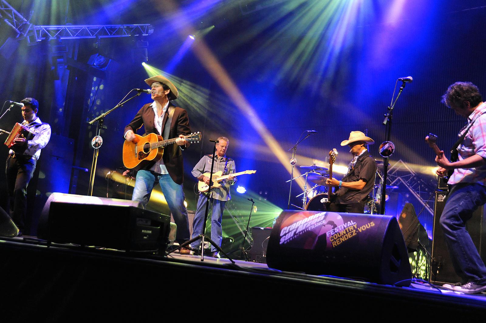 Pearl California Rocker Canciones concerts at the Pearl rock on with Songs of San Antonio