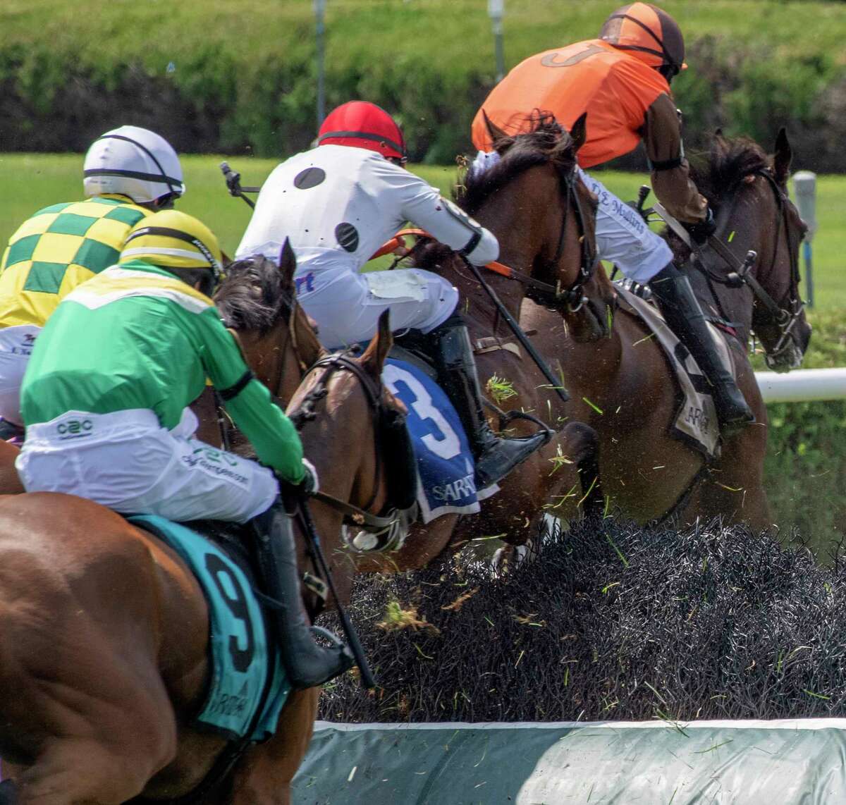 Races called off at Saratoga due to weather