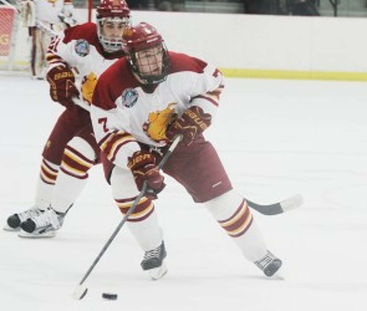 BIG WEEKEND: Ferris State defenseman Jason Binkley will have his hands full against an athletic and experienced Notre Dame offense this weekend. (Pioneer file photo)