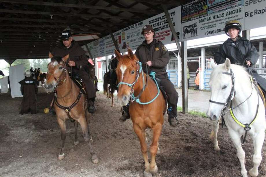 Mounted Police Officers Spend Weekend Training In Big Rapids Big