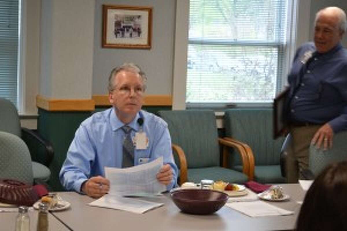 Dr. Thomas Wright receives Northern Lights award for Hope House success