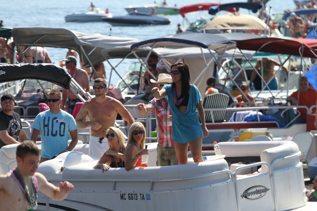 Hot Boat Weekend offers boost to area businesses