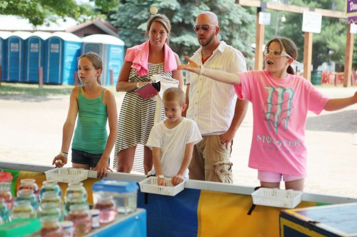 Flea Roast and Ox Market brings thousands to Irons