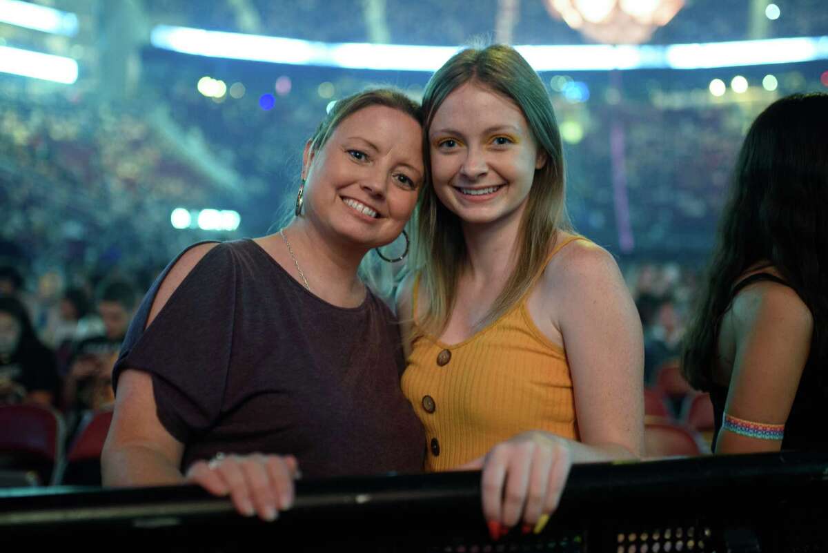 Shawn Mendesu0027 pop appeal blossoms in Houston