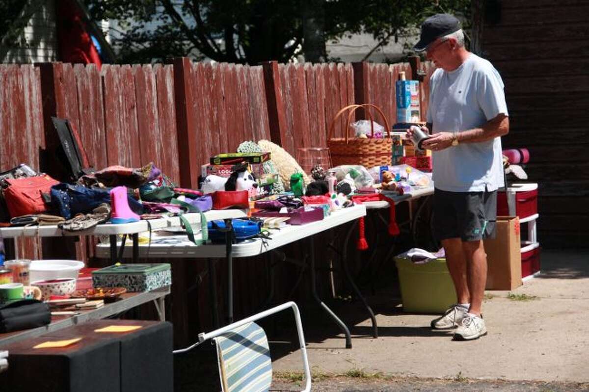 Big Rapids women offer garage sale tips