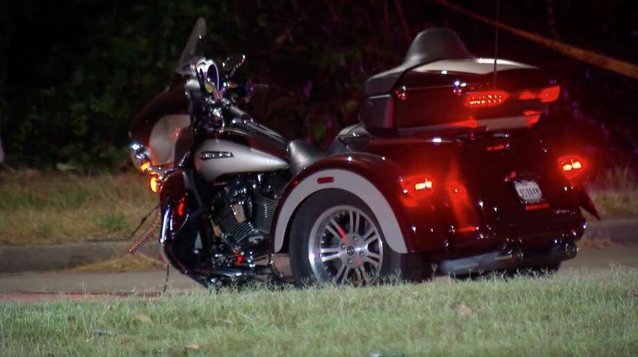 Husband dead, wife critical after motorcycle crash in northeast Houston