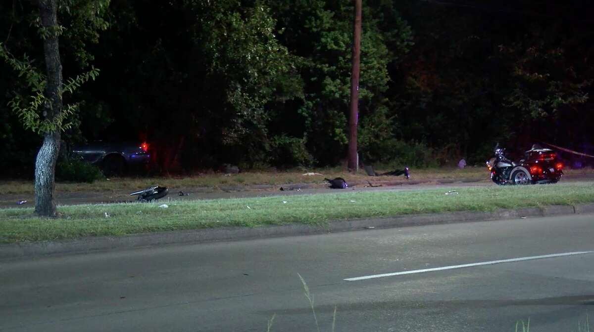 Husband dead, wife critical after motorcycle crash in northeast Houston