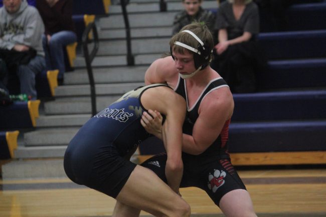 Reed City wrestling finishes 1-1 in double dual