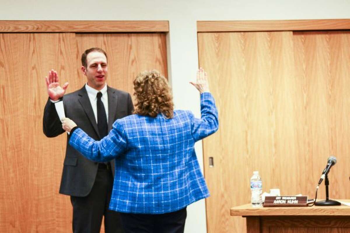 Mark Gifford swears in to be the Big Rapids City Manager