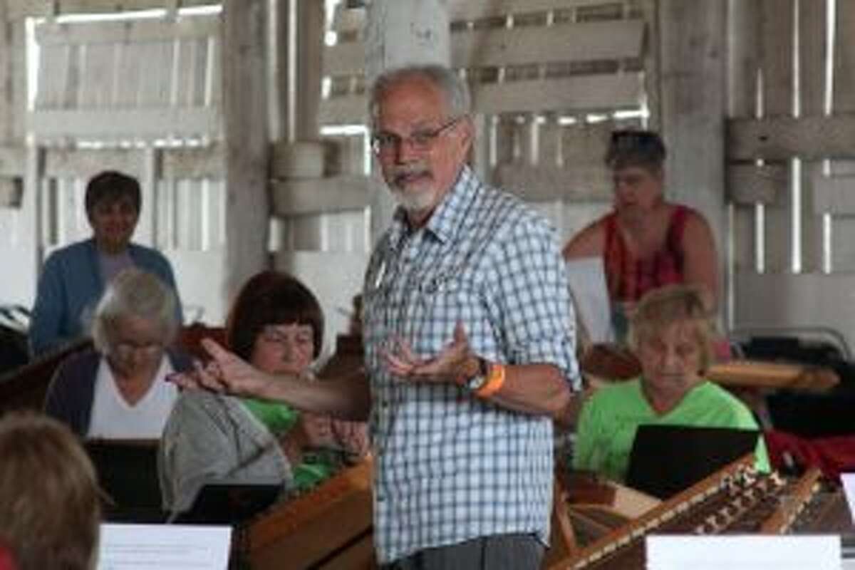 Dulcimer players, musicians descend upon Evart