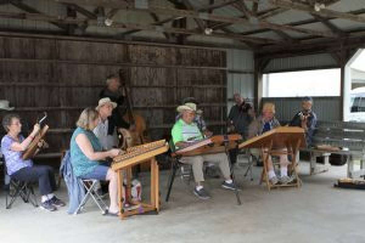 Dulcimer FunFest draws musicians of all skill levels